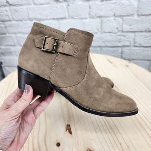 Steve Madden Prizzze Suede Ankle Block Heel Boots Taupe 7.5